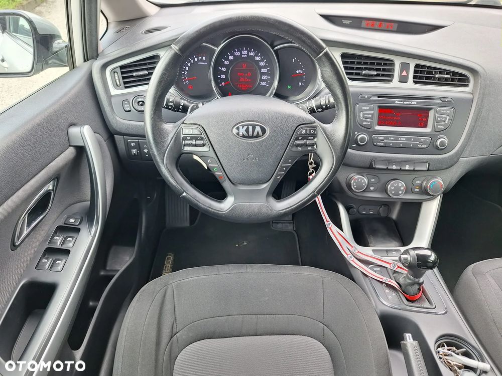 Kia Ceed 1.6 GDI L DCT - 9