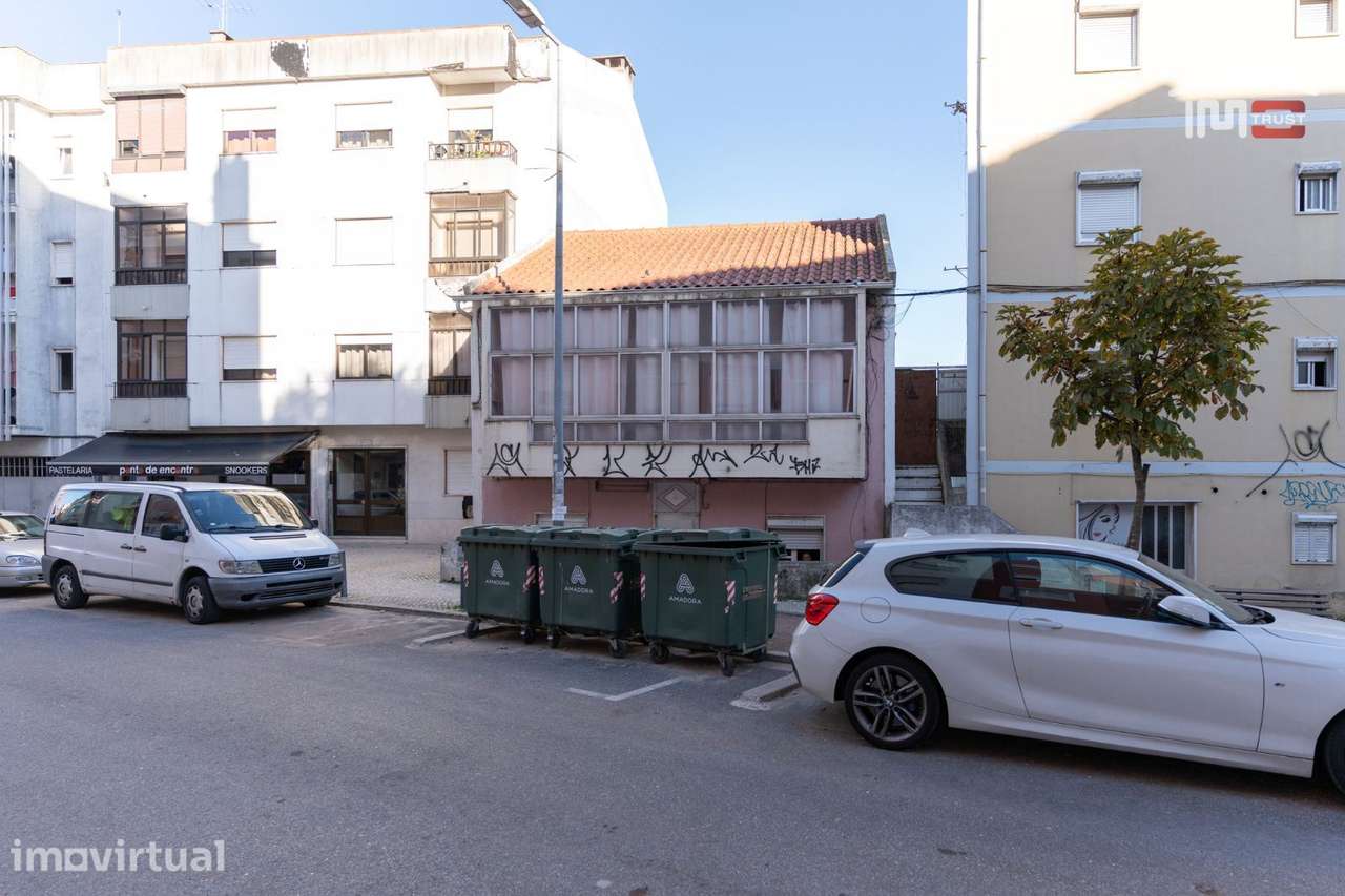 2 Prédios para Investimento | Amadora | 14 Frações - Grande imagem: 2/35