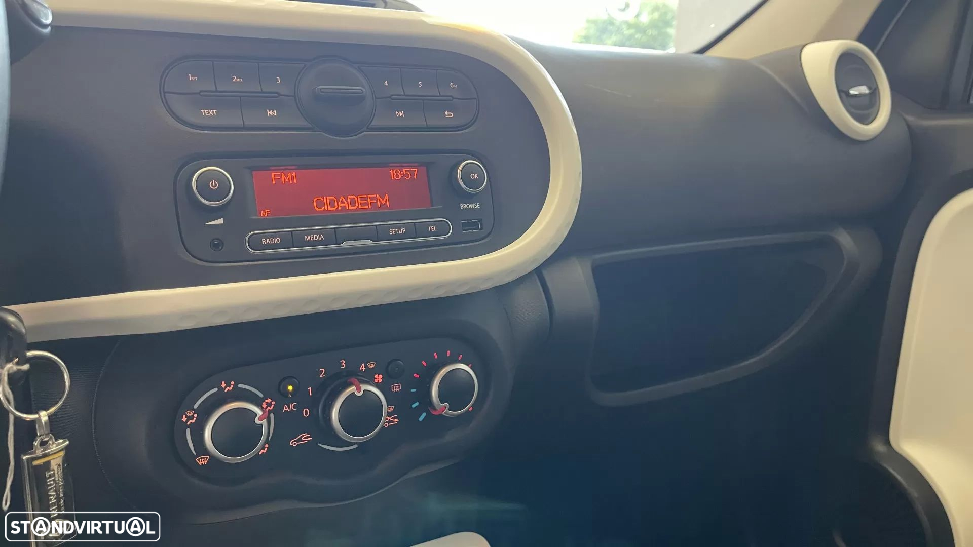 Renault Twingo 1.0 SCe Limited - 23