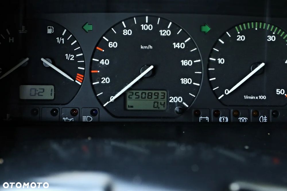 Volkswagen Multivan - 33