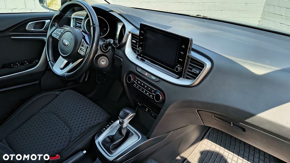 Kia Ceed 1.5 T-GDI M DCT - 17