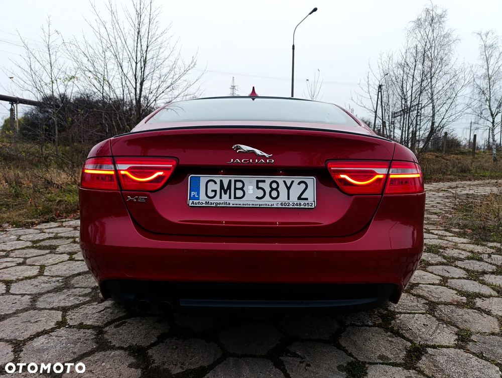 Jaguar XE 20d R-Sport - 28
