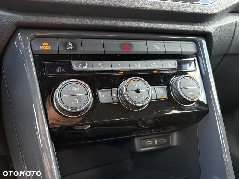 Volkswagen T-Roc 1.5 TSI Style DSG - 24