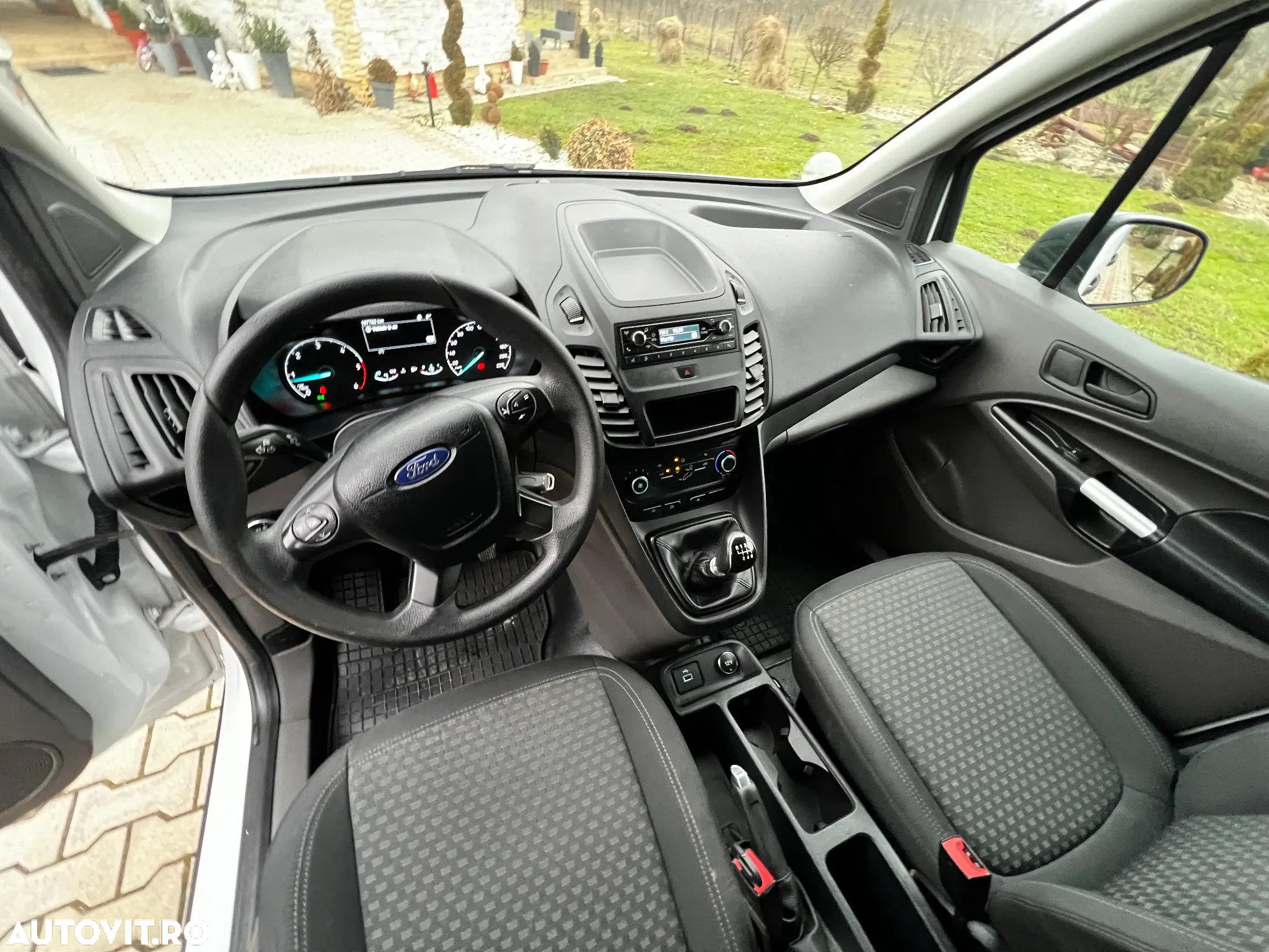 Ford Transit Connect - 22