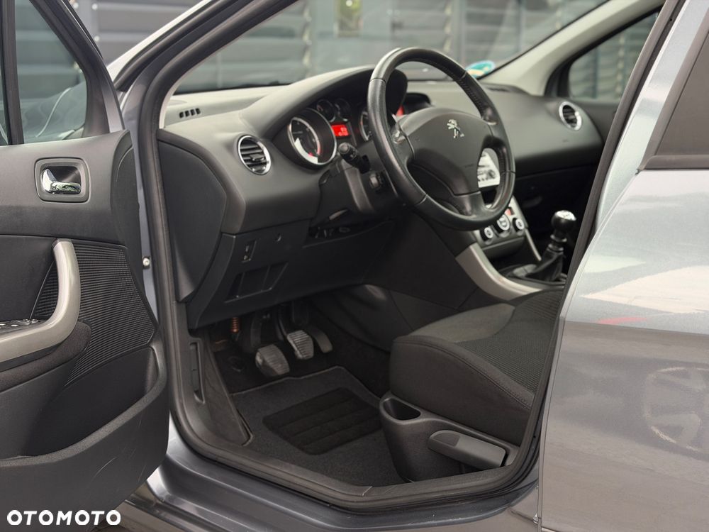 Peugeot 308 - 8