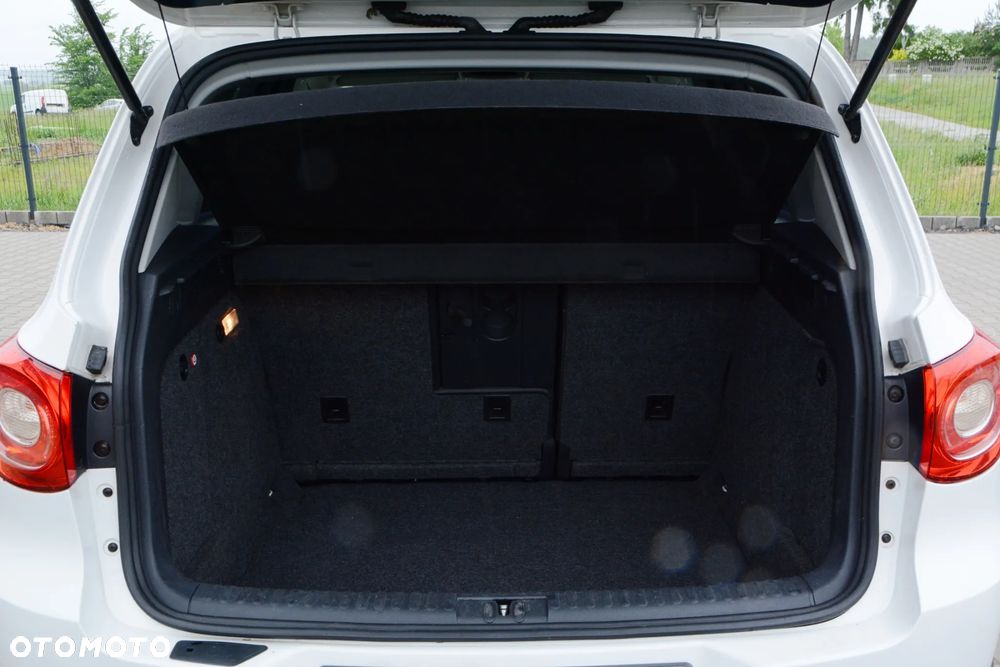 Volkswagen Tiguan - 19