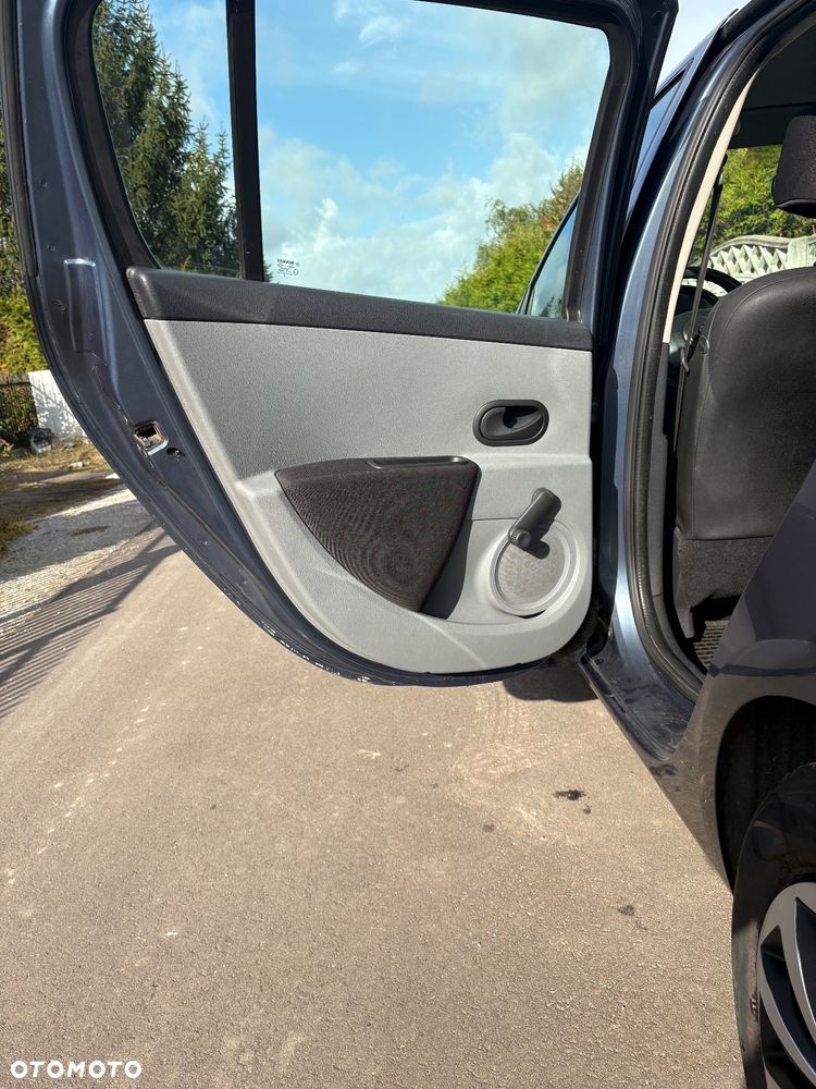 Renault Clio 1.2 16V Expression - 9