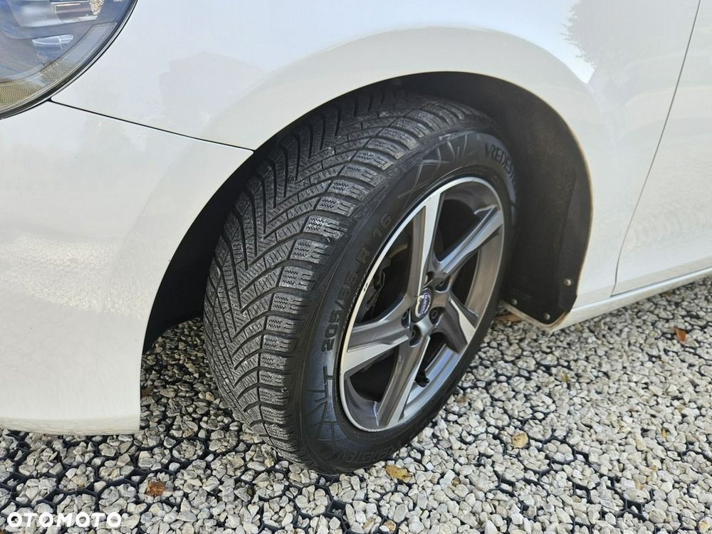 Volvo V40 D2 Momentum - 29