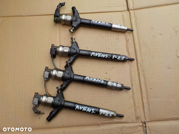 wtrysk toyota avensis t25 2,0 D4D 23670-0R180