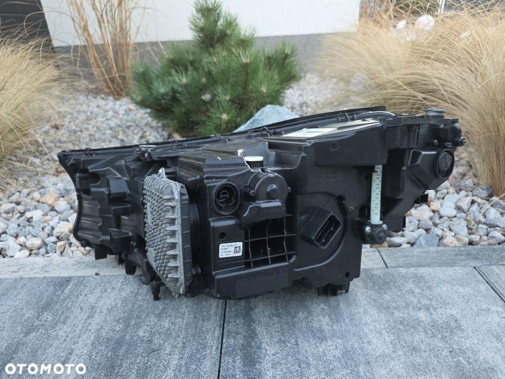 BMW 7 G11 G12 Lampa prawa przód Kompletna Full Led Base Led 7408720-01 - 9