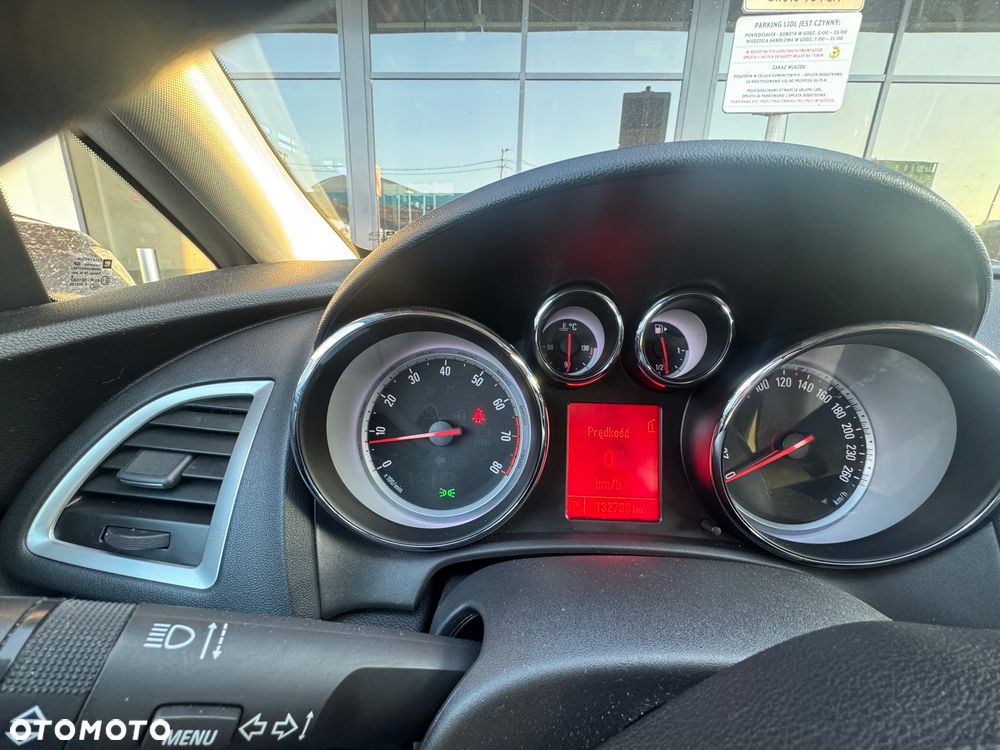 Opel Astra 1.6 T Cosmo - 11
