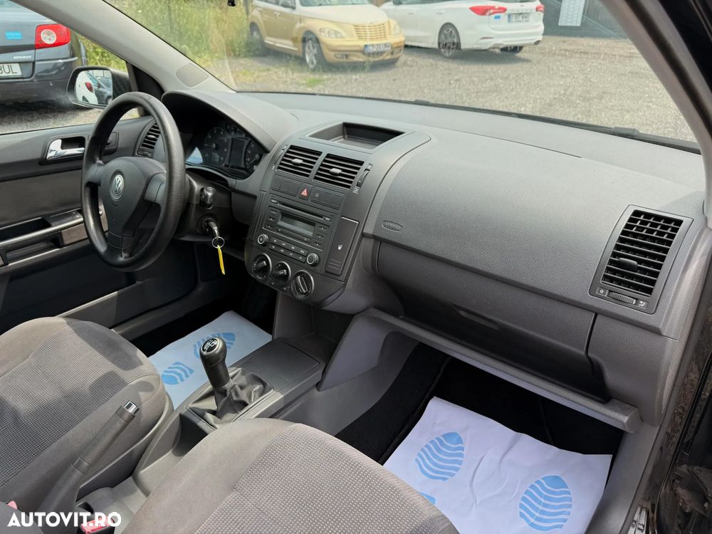 Volkswagen Polo 1.2 Attractive - 9