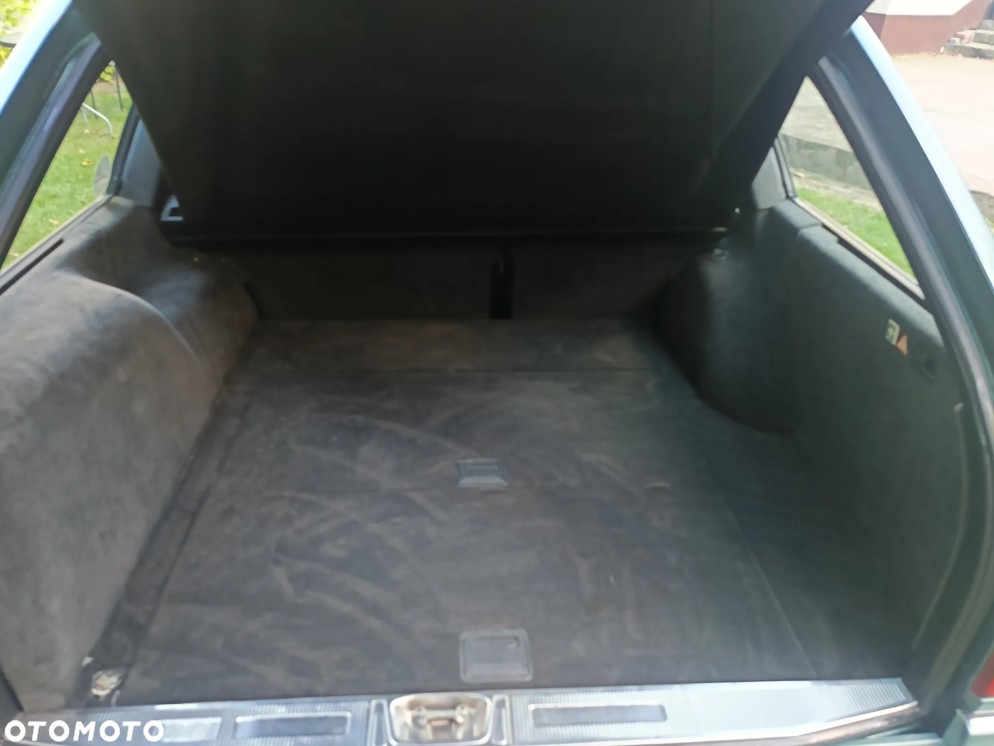 Mercedes-Benz Klasa E 300 4-Matic - 22