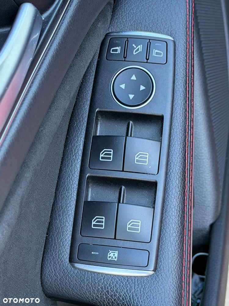 Mercedes-Benz GLA 200 7G-DCT AMG Line - 14