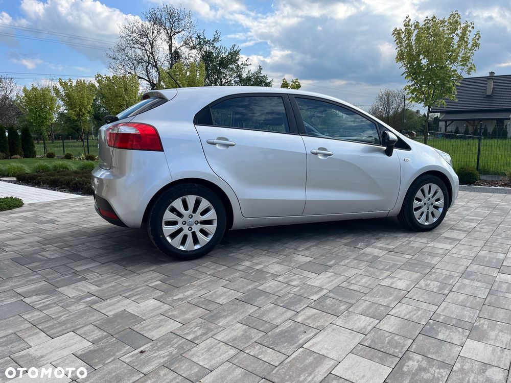 Kia Rio 1.2 Edition 7 - 10