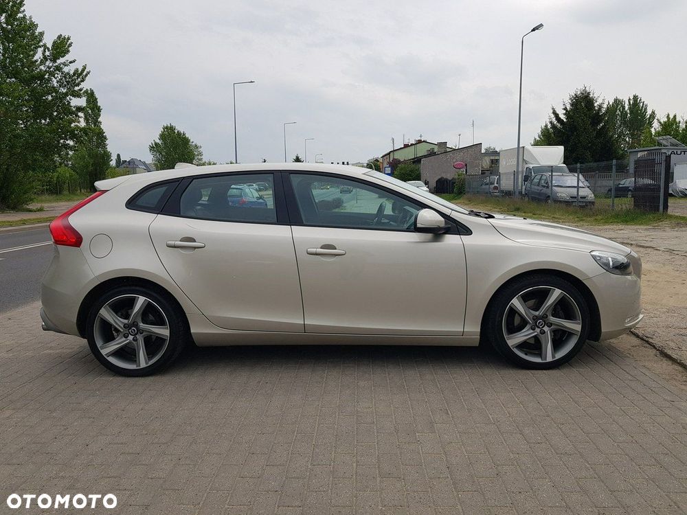 Volvo V40 T3 - 4