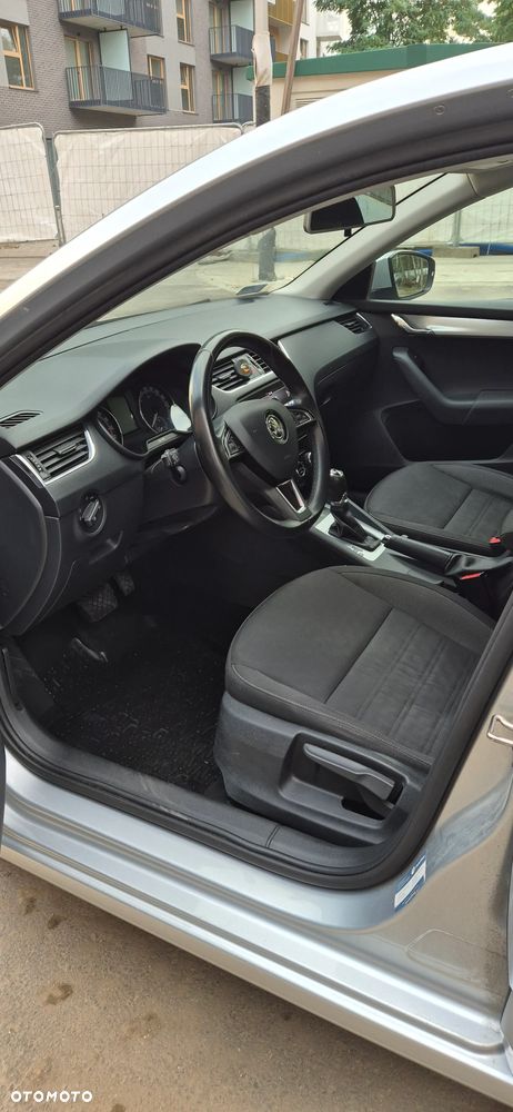 Skoda Octavia 2.0 TDI Ambition DSG - 6