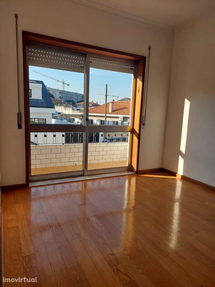 Arrendar T2+1 com Garagem Individual | Águas Santas | Corim - Grande imagem: 2/14