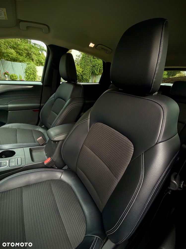 Ford Kuga 2.5 FHEV FWD Titanium X - 23