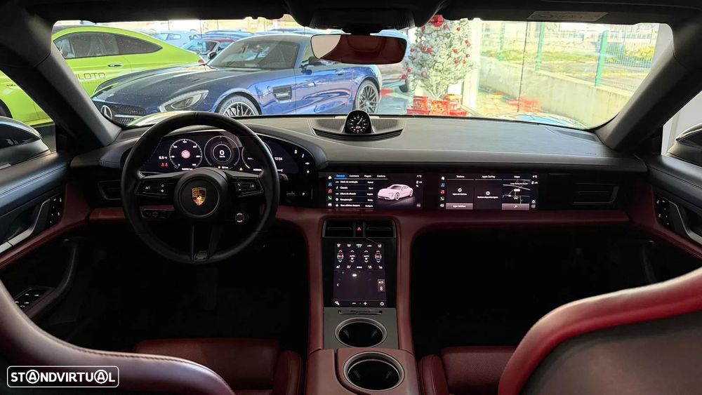 Porsche Taycan 4S - 36