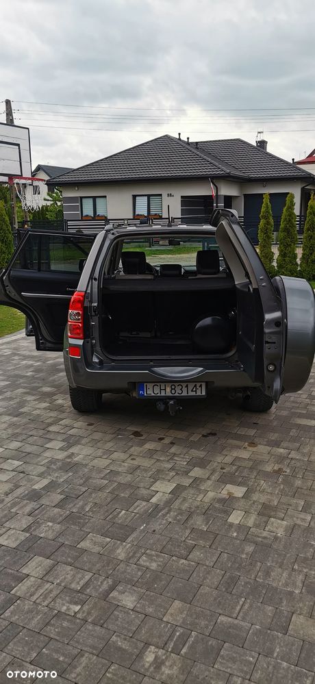 Suzuki Grand Vitara 2.0 - 14