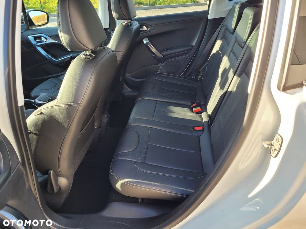 Peugeot 2008 PureTech 130 GPF Stop&Start Signature - 24