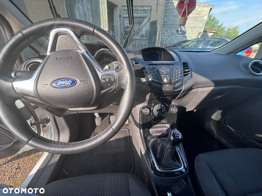 Ford Fiesta 1.0 EcoBoost Titanium - 9