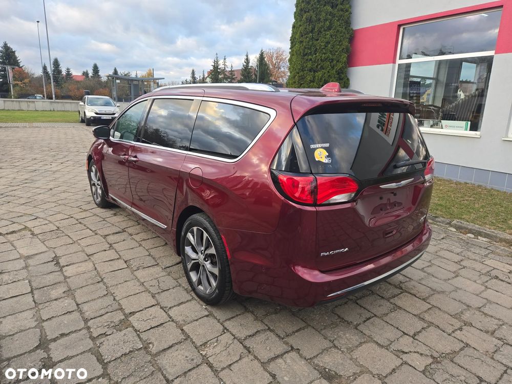 Chrysler Pacifica - 9