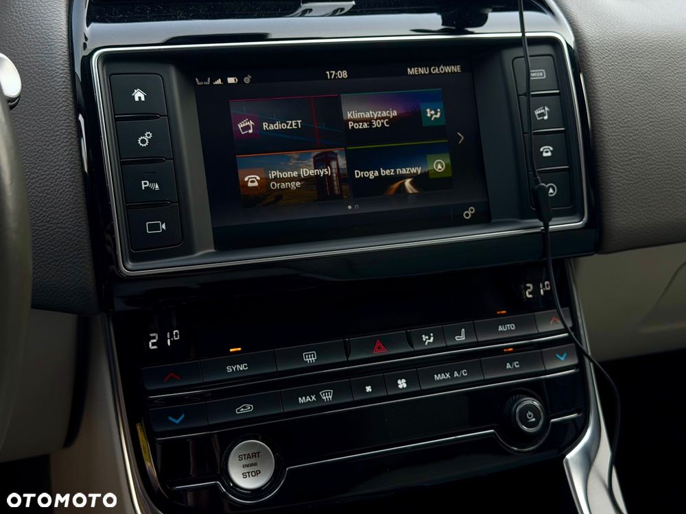 Jaguar XE 20d Prestige - 10
