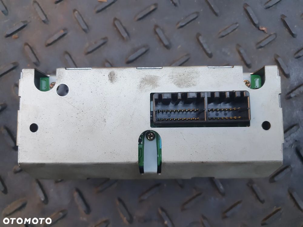 WYŚWIETLACZ EKRAN MITSUBISHI CARISMA MR975046 - 3