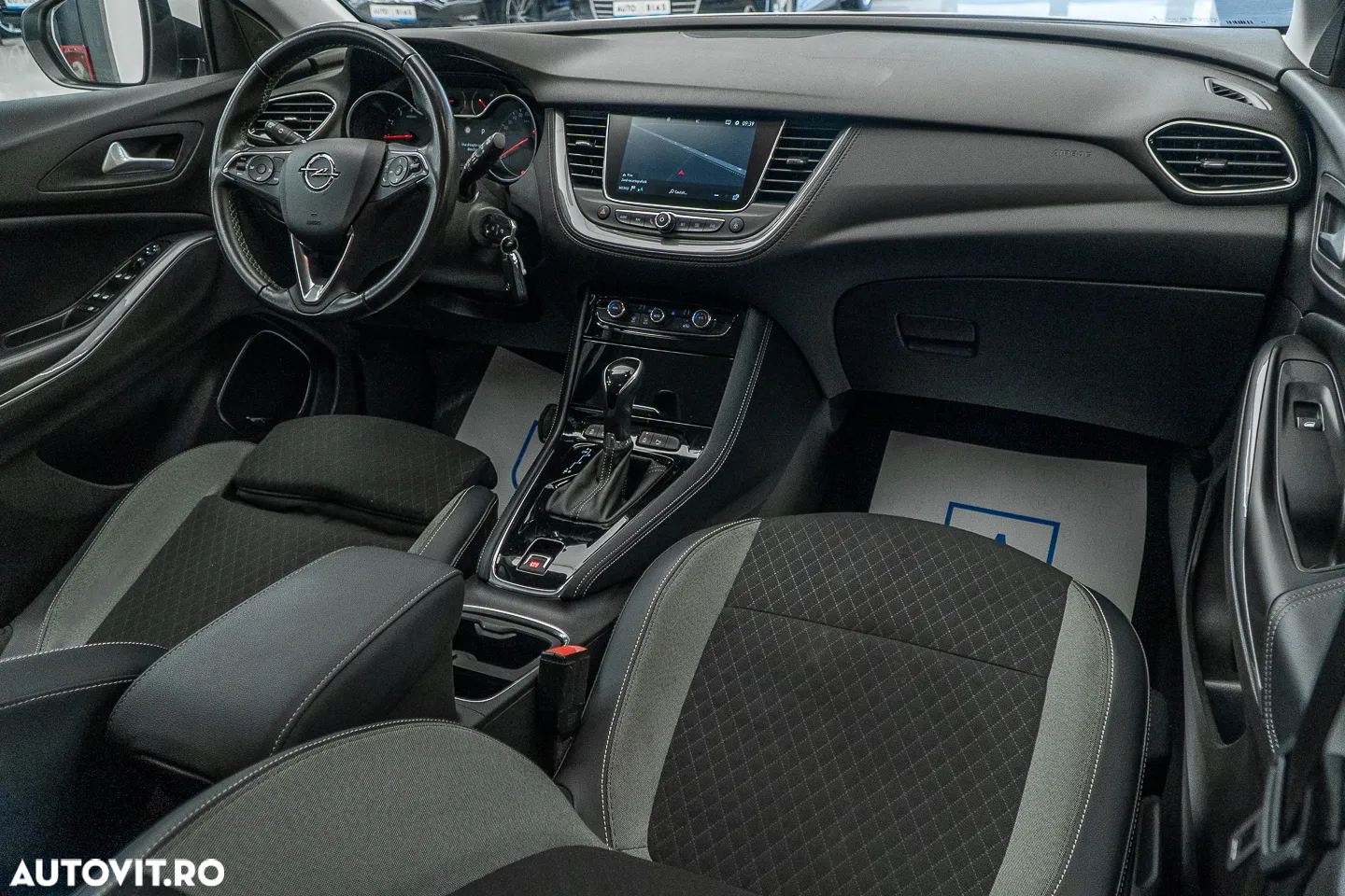 Opel Grandland X 1.2 Start/Stop Automatik INNOVATION - 3