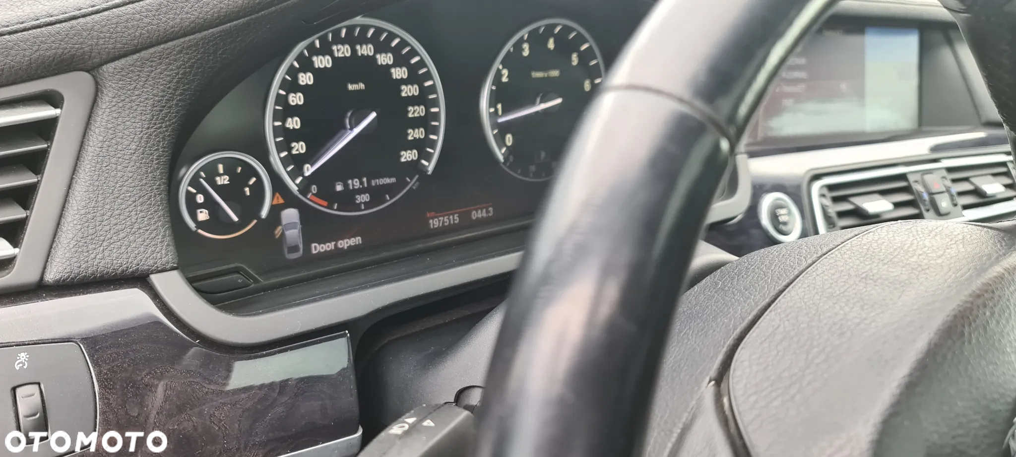 BMW Seria 7 750i L - 7