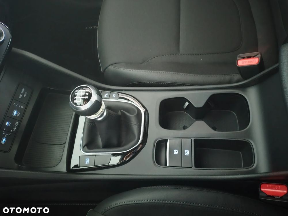 Hyundai Tucson 1.6 T-GDi Smart Black 2WD - 16