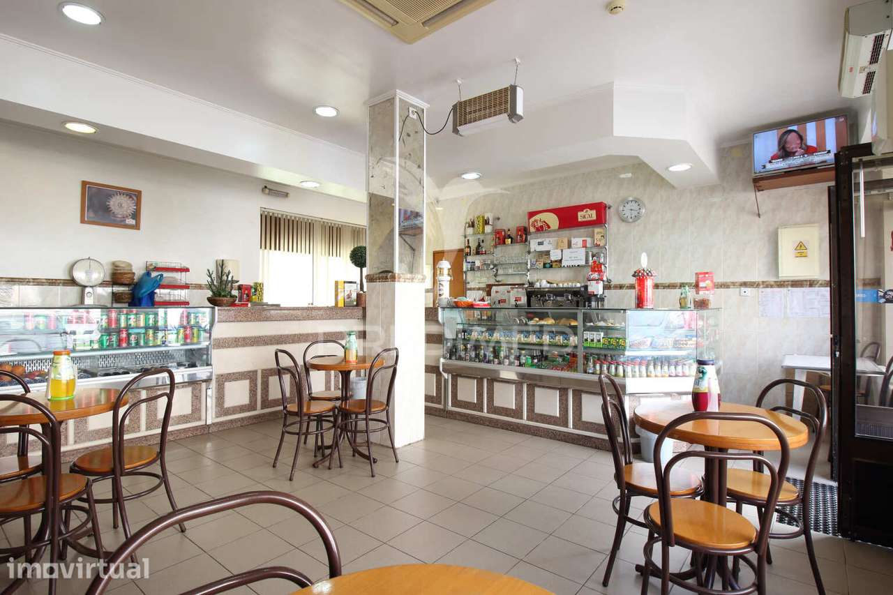 Restaurante equipado OU investimento com potencial habitacional - Grande imagem: 2/22