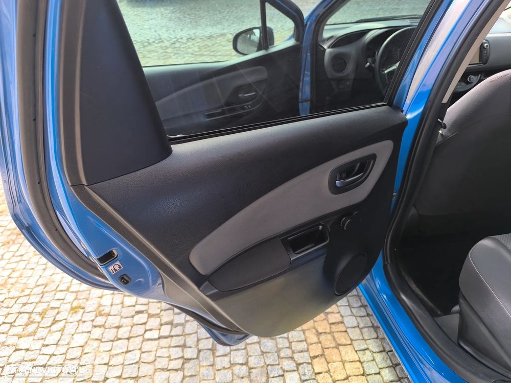 Toyota Yaris 1.5 HSD Comfort+Navi - 8