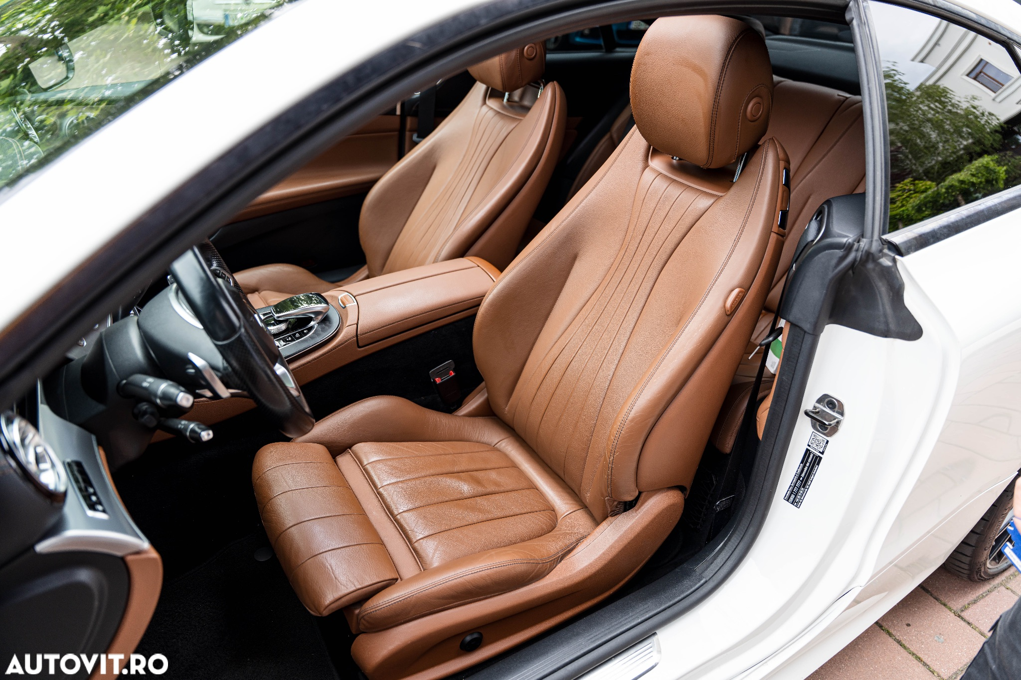 Mercedes-Benz E 300 Coupe 9G-TRONIC AMG Line - 34