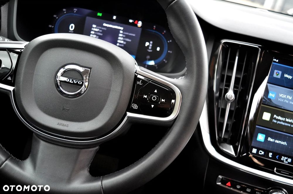 Volvo V60 Cross Country B4 D AWD Plus - 25