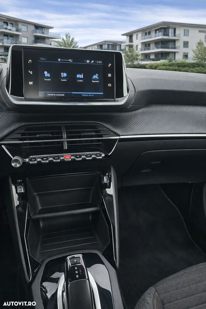 Peugeot 2008 PureTech 130 EAT8 Allure Pack - 9