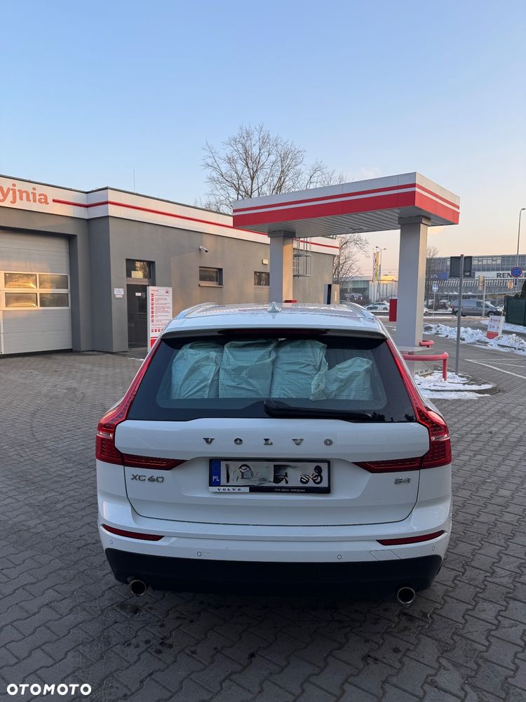 Volvo XC 60 T4 Momentum Pro - 6