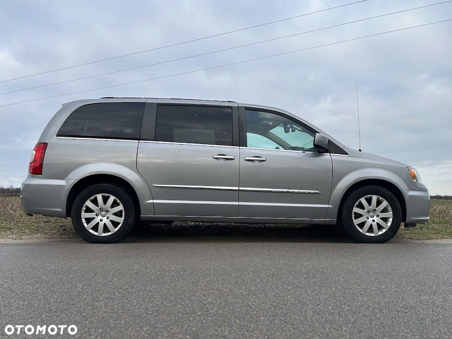 Chrysler Town & Country 3.6 Touring - 22