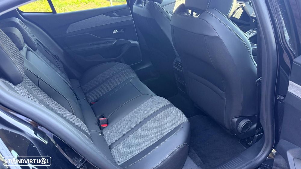 Peugeot 408 - 6