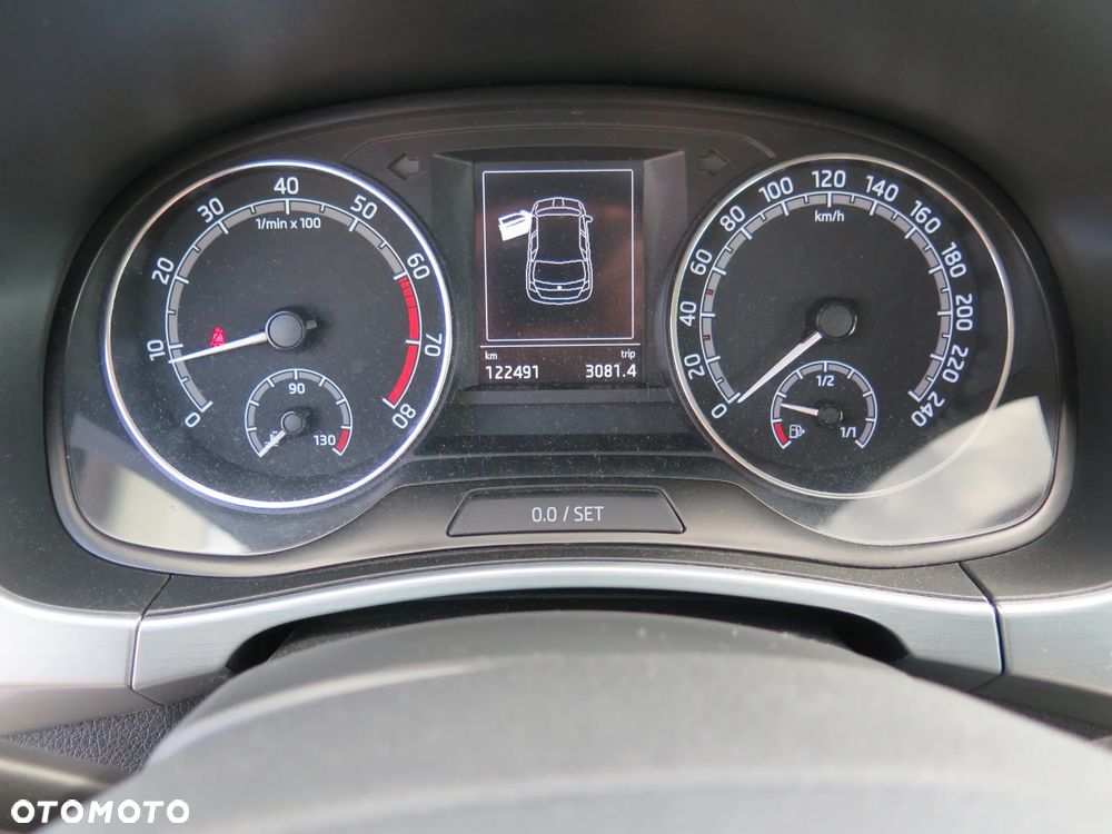 Skoda Fabia 1.0 Ambition - 17