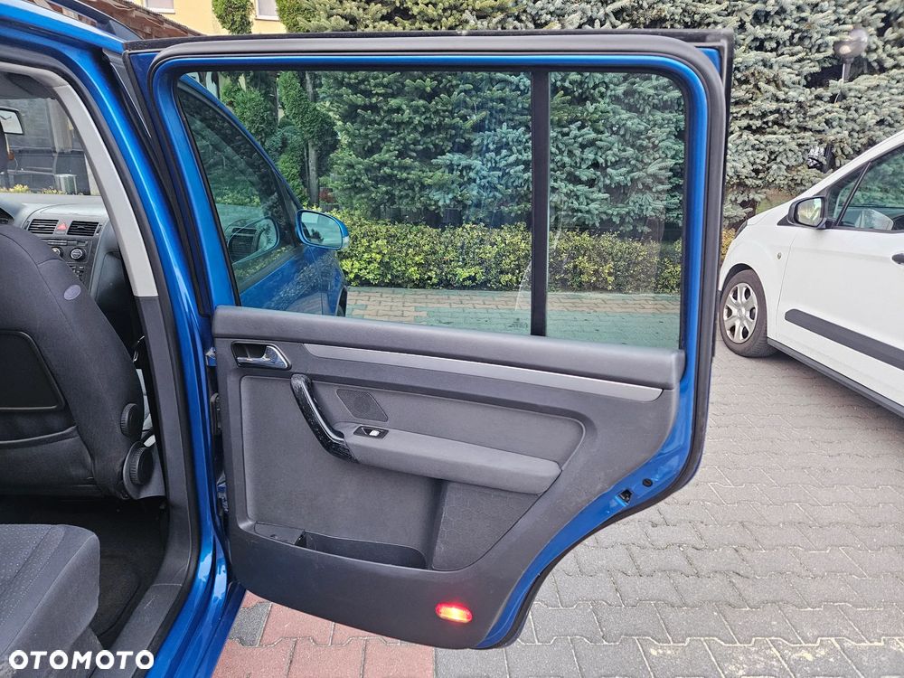 Volkswagen Touran - 31