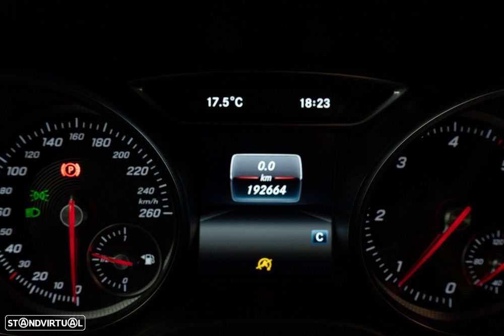 Mercedes-Benz CLA 180 CDI AMG Line - 19