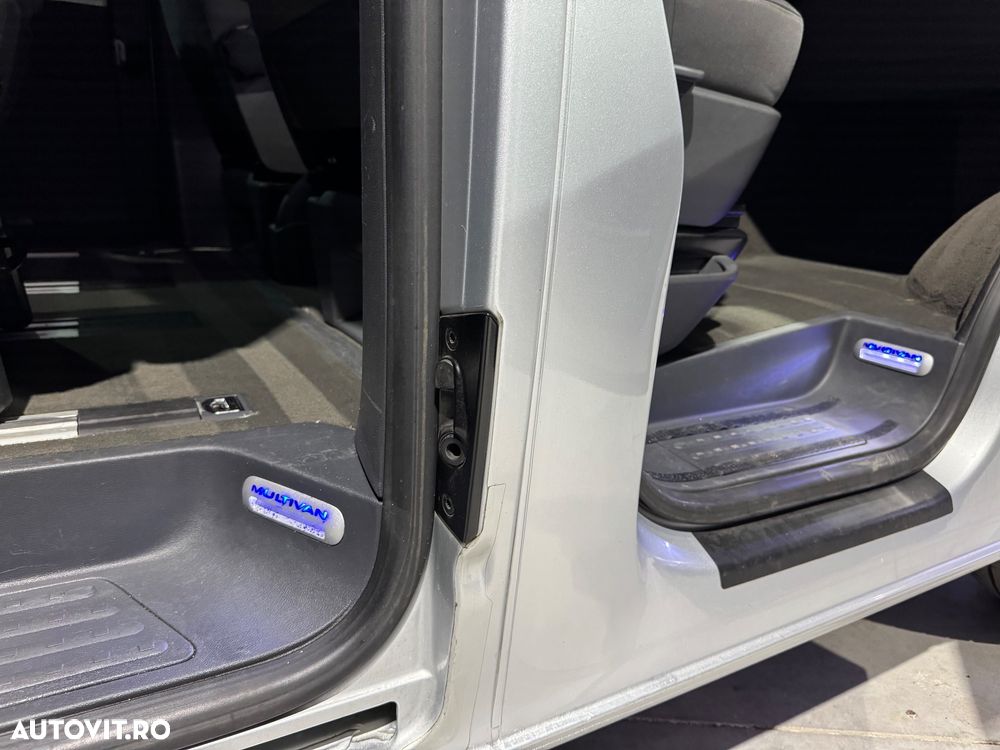 Volkswagen Multivan - 24