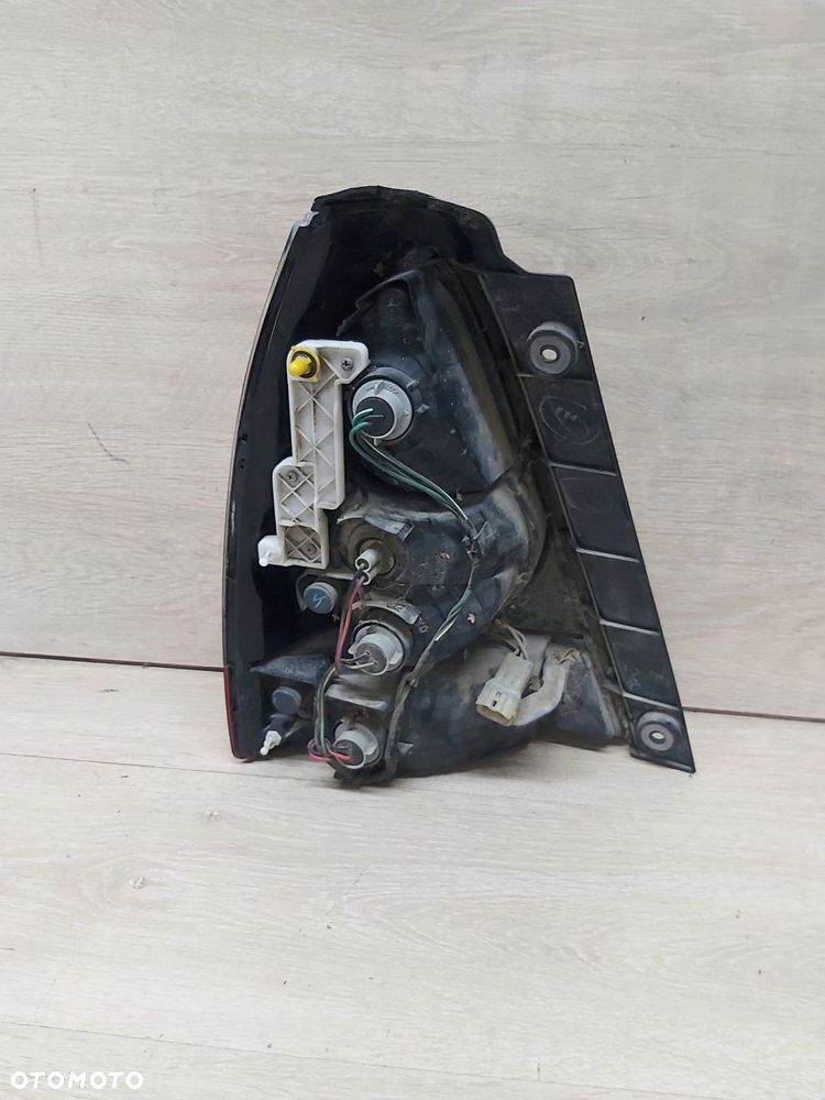 Subaru Forester II SG 2,0 Lift lampa prawy tył - 11