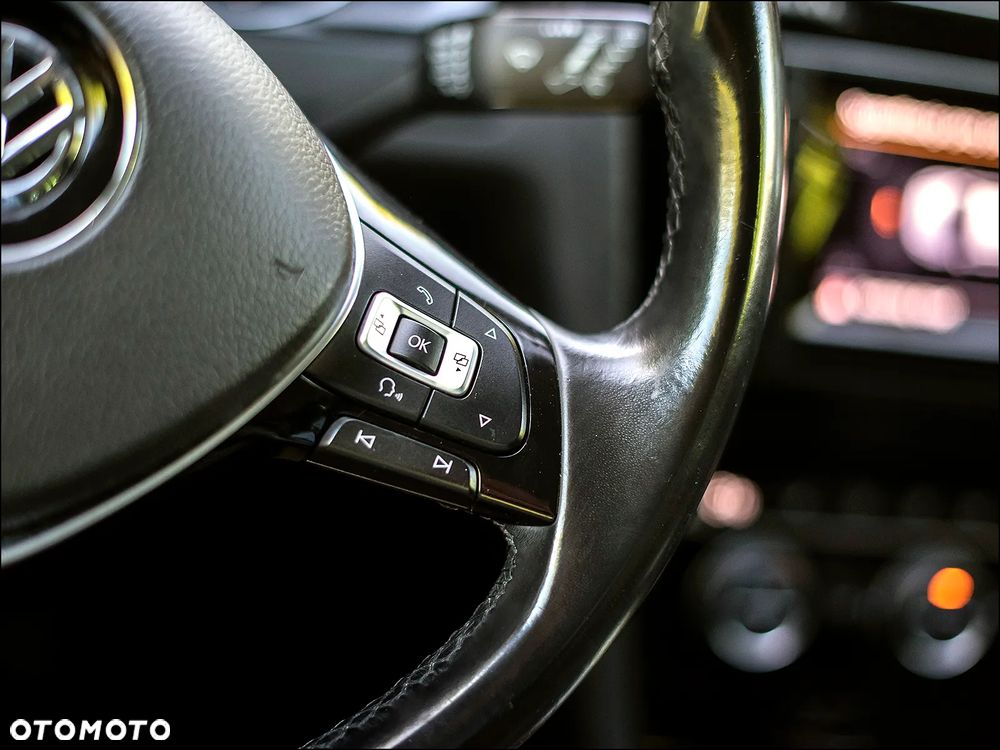 Volkswagen Golf - 21