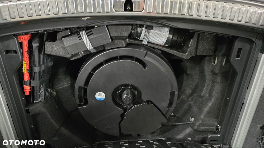 Audi A6 Avant 40 TDI quattro S tronic S line - 13