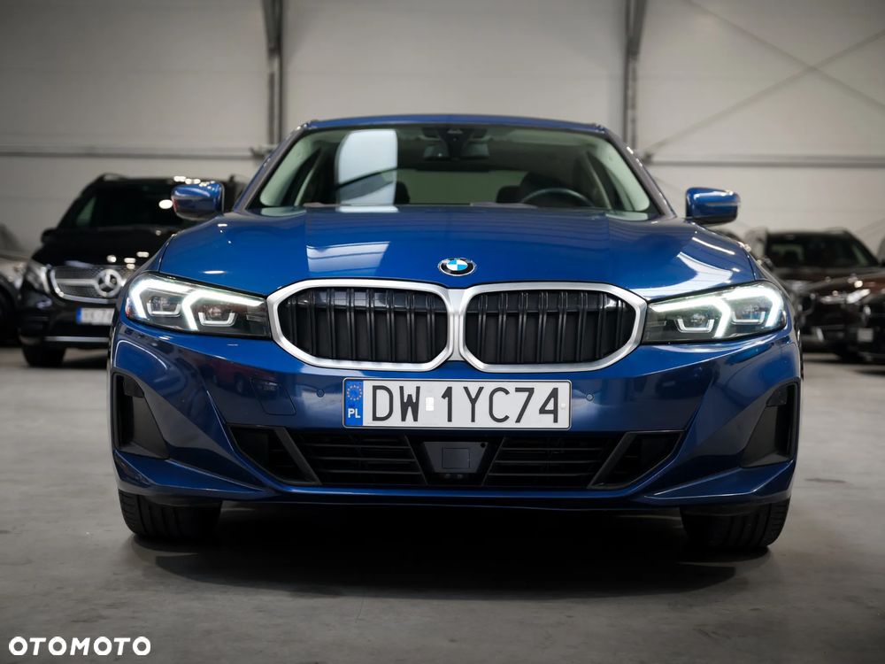BMW Seria 3 320d xDrive mHEV - 14