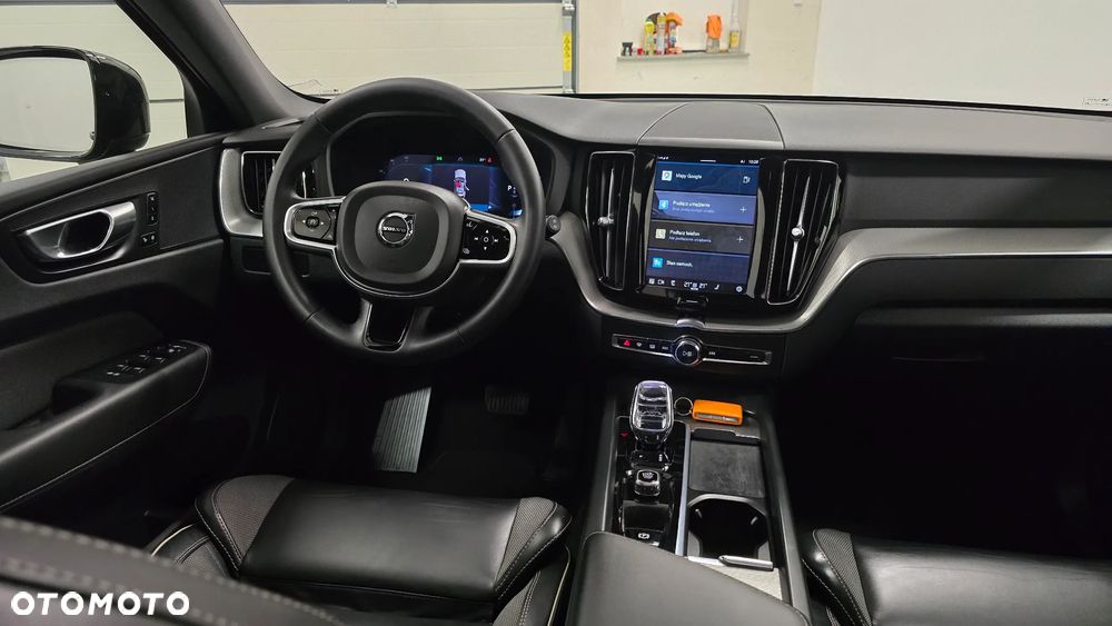 Volvo XC 60 B4 D Plus Dark - 7